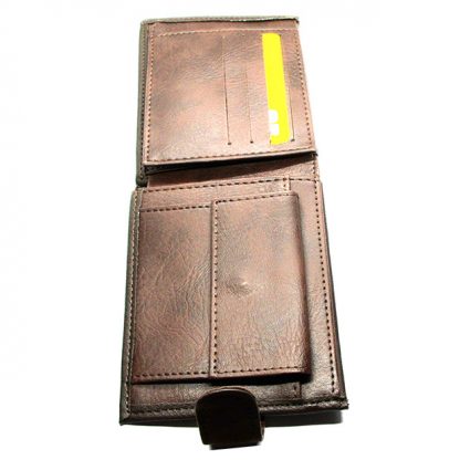 Spacious-Men's-Leather-Wallet
