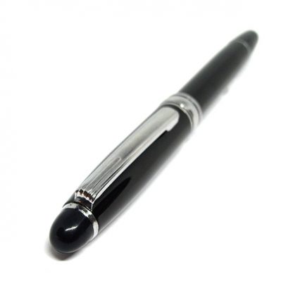 InexPens-Francesca-Fountain-Pen-Cap-Detail-(Black)
