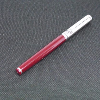 Hero 240 Vintage NOS Fountain Pen (Burgundy) Details