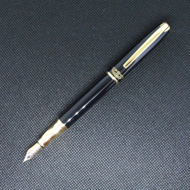 Hero 7023 Fountain Pen (Black)